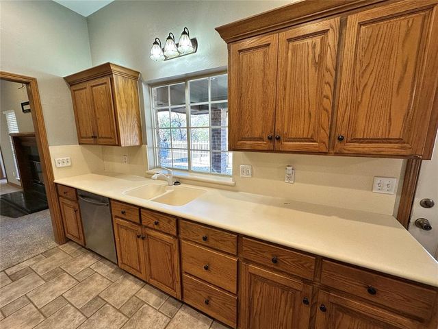 1819 Duckhawk Court, Edmond, OK 73003