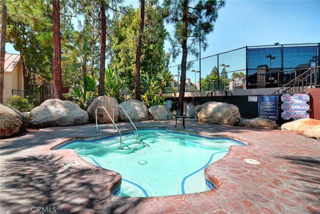 5500 Owensmouth Avenue 311, Woodland Hills, CA 91367