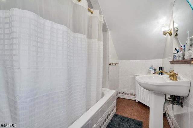 18 Belle Terre Rd, West Orange Twp., NJ 07052