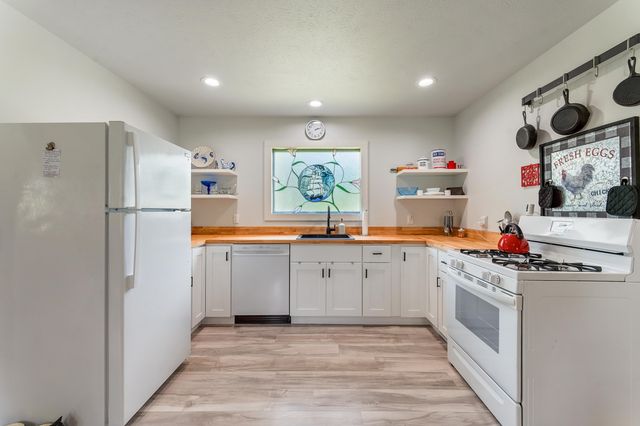 8391 Lake Lure Drive, Evart Twp, MI 49631