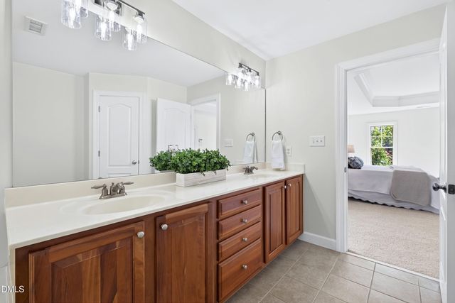 808 City Walls Street, Cary, NC 27513