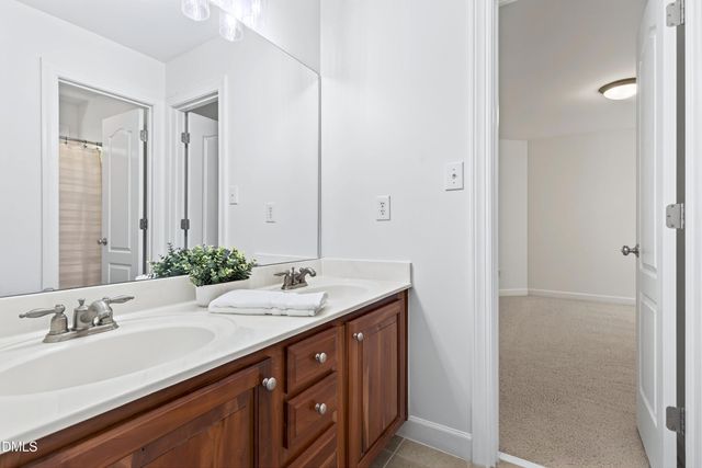 808 City Walls Street, Cary, NC 27513