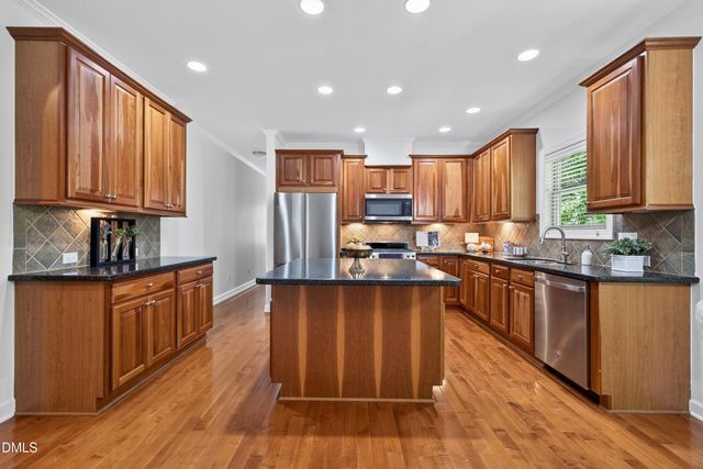 808 City Walls Street, Cary, NC 27513