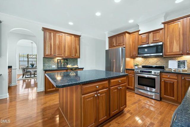 808 City Walls Street, Cary, NC 27513