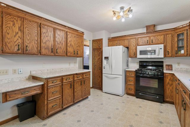 13000 Penn Avenue S, Burnsville, MN 55337