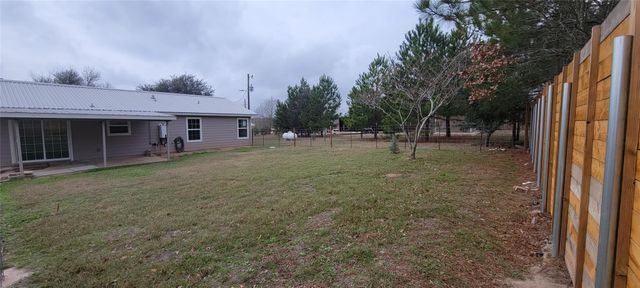195 Cardinal DR, Paige, TX 78659