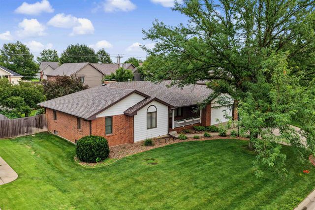 325 Seitz Dr, Salina, KS 67401