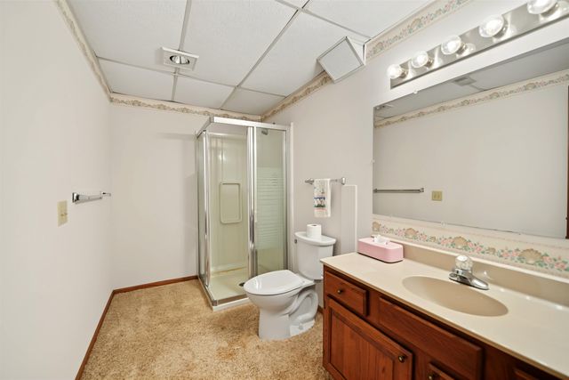 325 Seitz Dr, Salina, KS 67401
