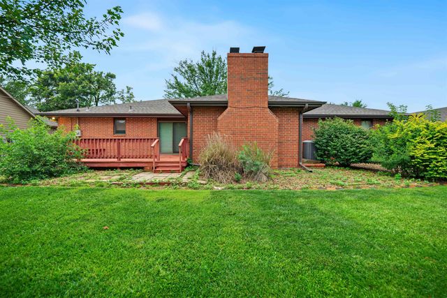 325 Seitz Dr, Salina, KS 67401