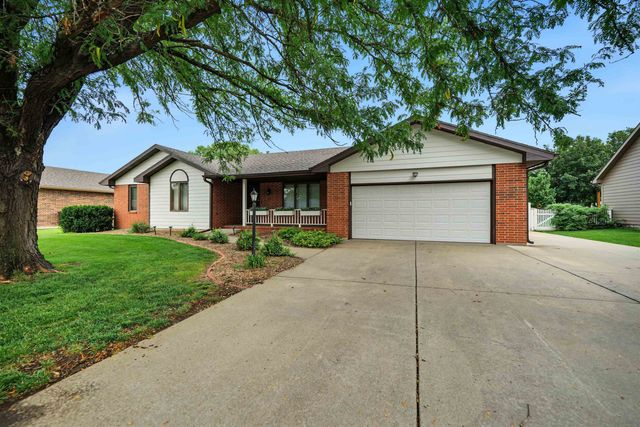 325 Seitz Dr, Salina, KS 67401