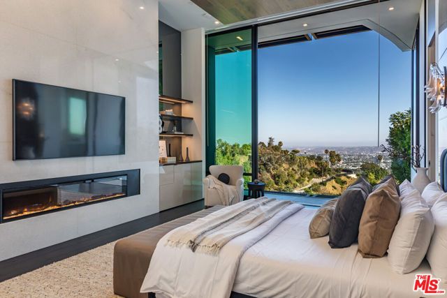 9364 Beverly Crest Drive, Los Angeles, CA 90210