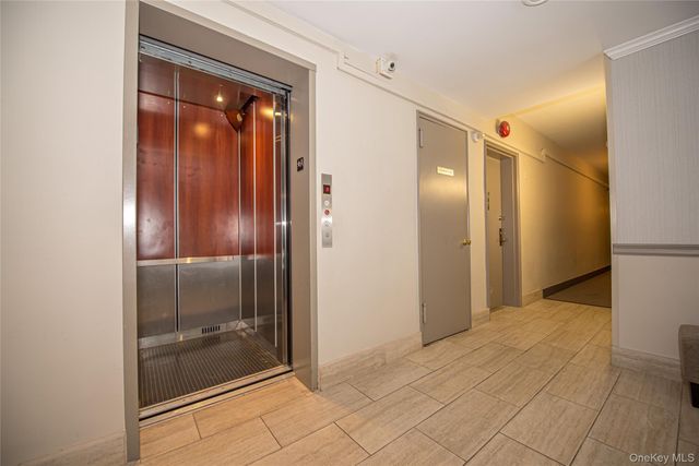 120 Horton Highway A1, Mineola, NY 11501