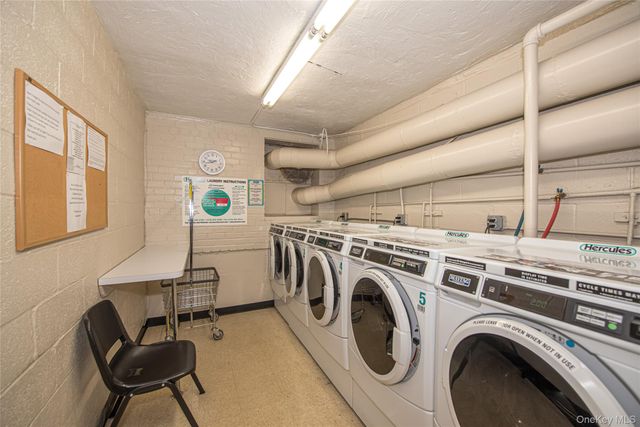 120 Horton Highway A1, Mineola, NY 11501