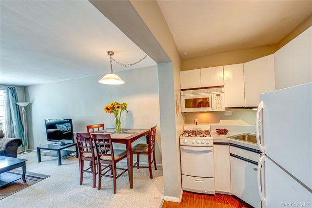 120 Horton Highway A1, Mineola, NY 11501