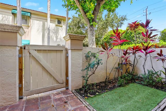 6582 Via Regina 6582, Boca Raton, FL 33433