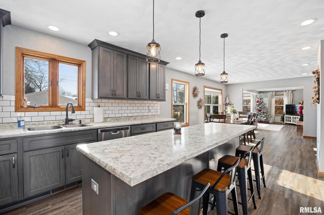 400 W MADISON Street, Tremont, IL 61568