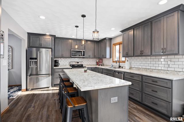 400 W MADISON Street, Tremont, IL 61568