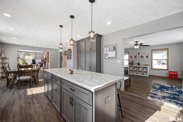 400 W MADISON Street, Tremont, IL 61568