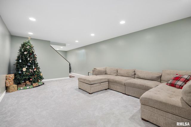 400 W MADISON Street, Tremont, IL 61568