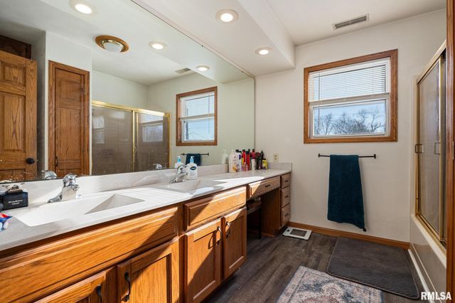 400 W MADISON Street, Tremont, IL 61568