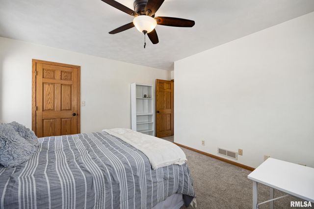 400 W MADISON Street, Tremont, IL 61568