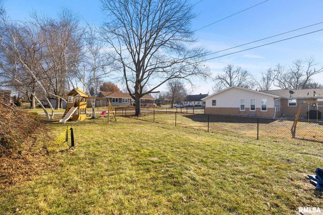 400 W MADISON Street, Tremont, IL 61568