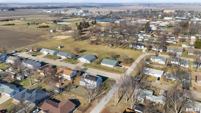 400 W MADISON Street, Tremont, IL 61568