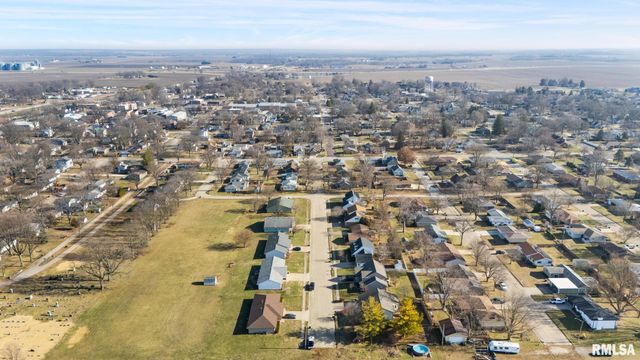 400 W MADISON Street, Tremont, IL 61568