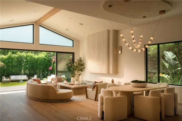 14800 Mccormick, Sherman Oaks, CA 91411