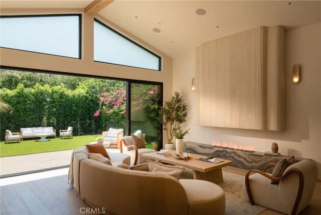 14800 Mccormick, Sherman Oaks, CA 91411