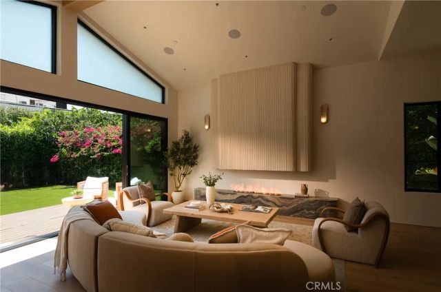 14800 Mccormick, Sherman Oaks, CA 91411