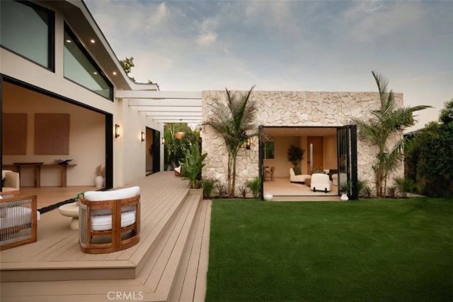 14800 Mccormick, Sherman Oaks, CA 91411