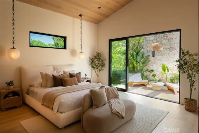 14800 Mccormick, Sherman Oaks, CA 91411