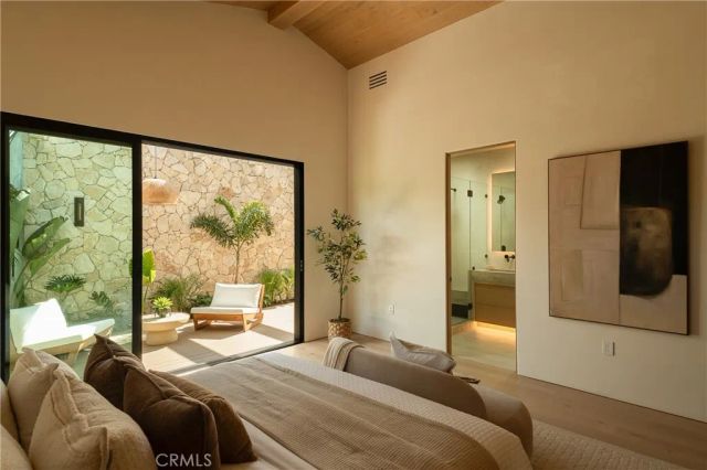 14800 Mccormick, Sherman Oaks, CA 91411