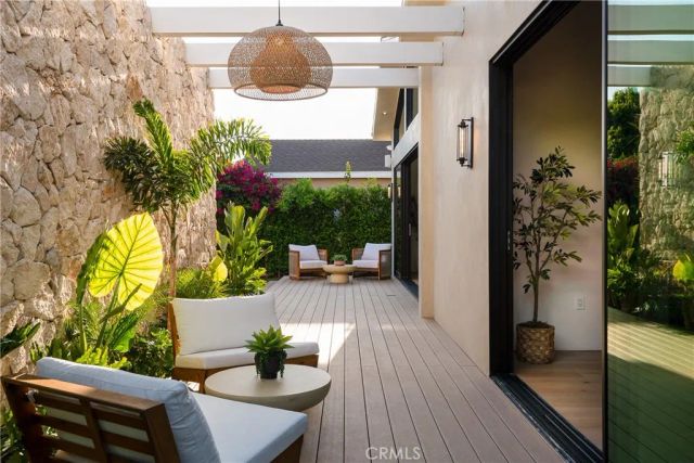 14800 Mccormick, Sherman Oaks, CA 91411