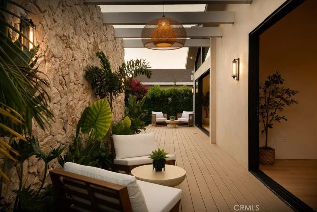 14800 Mccormick, Sherman Oaks, CA 91411
