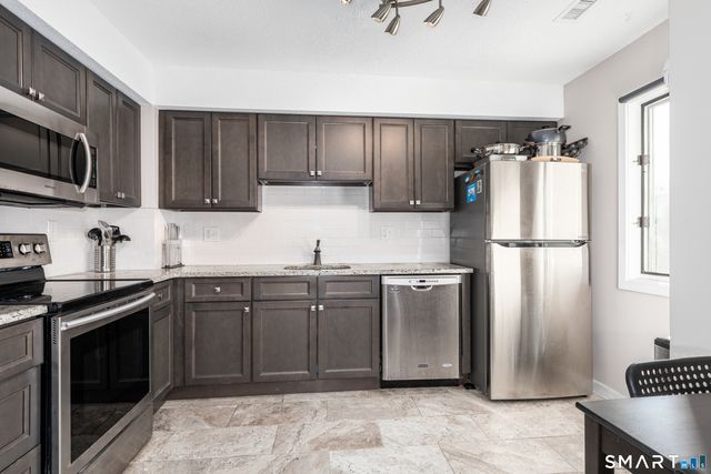 1414 Whitney Avenue D2, Hamden, CT 06517