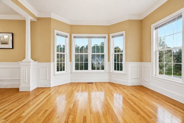 19 Crimson Dr, Shrewsbury, MA 01545