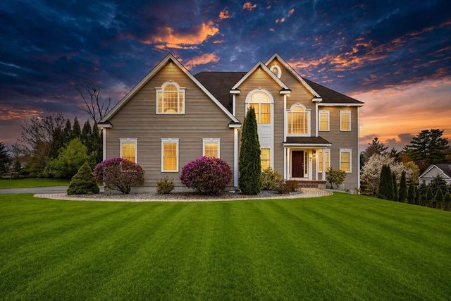 19 Crimson Dr, Shrewsbury, MA 01545