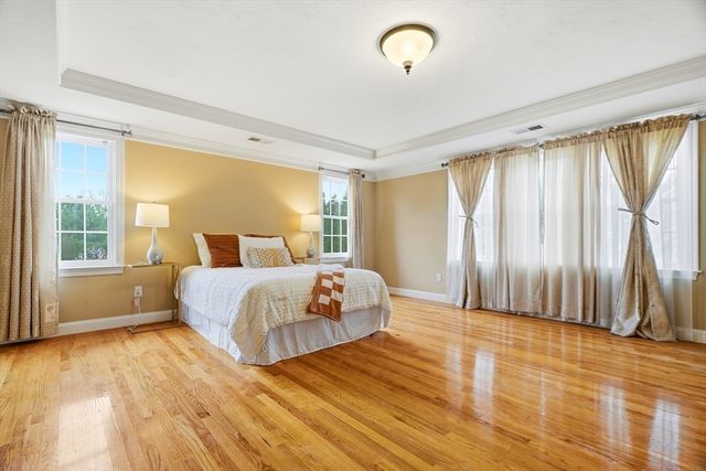19 Crimson Dr, Shrewsbury, MA 01545