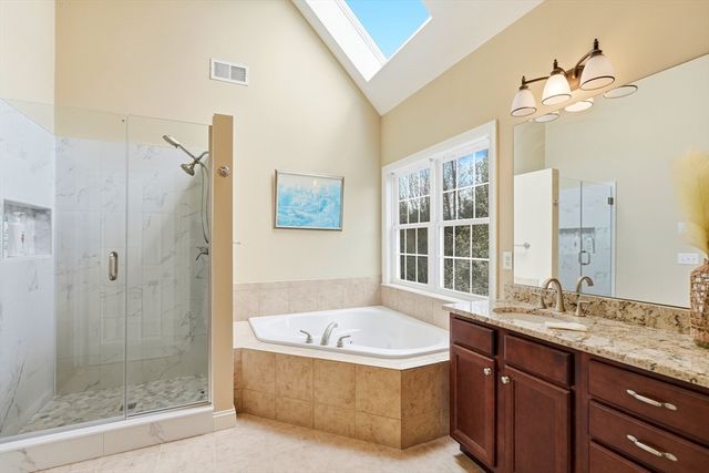 19 Crimson Dr, Shrewsbury, MA 01545