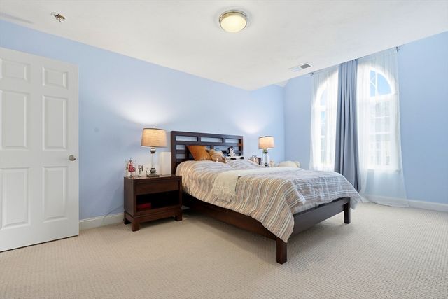19 Crimson Dr, Shrewsbury, MA 01545