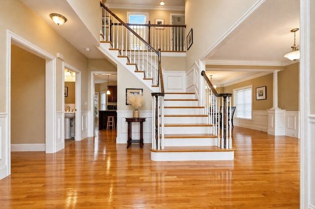 19 Crimson Dr, Shrewsbury, MA 01545