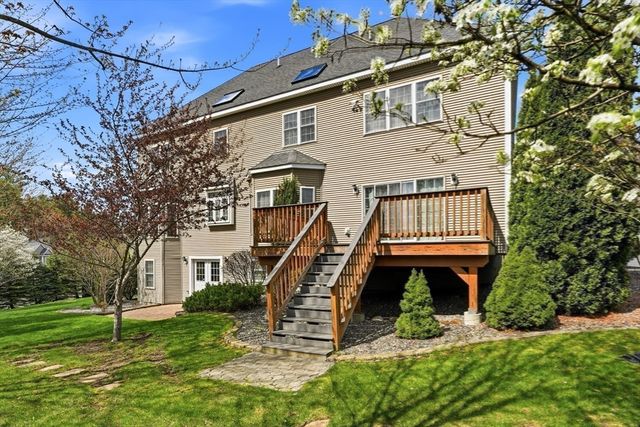 19 Crimson Dr, Shrewsbury, MA 01545