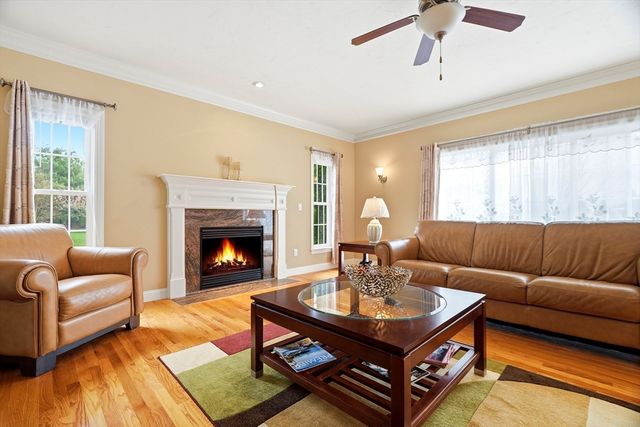 19 Crimson Dr, Shrewsbury, MA 01545