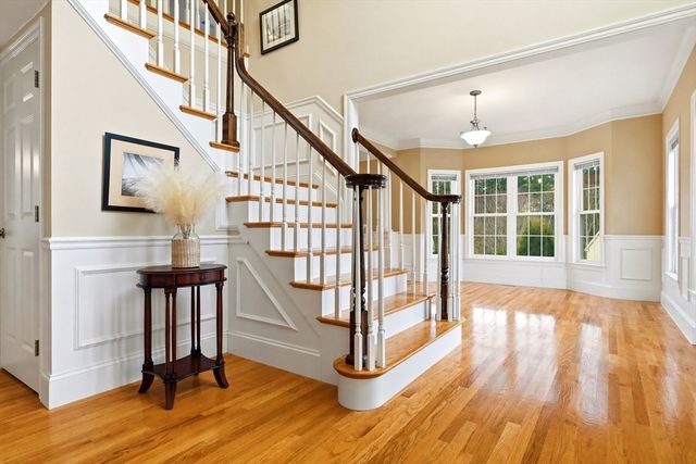 19 Crimson Dr, Shrewsbury, MA 01545