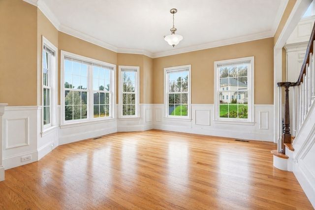 19 Crimson Dr, Shrewsbury, MA 01545