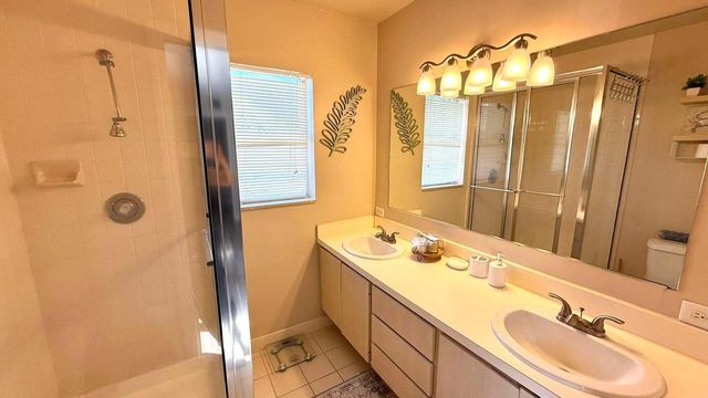 40 Essex Court C, Royal Palm Beach, FL 33411