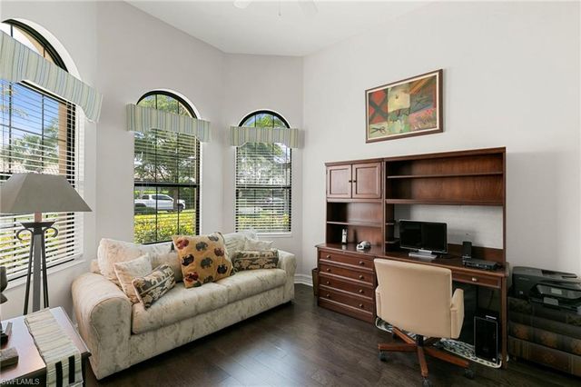 7347 Lantana CIR, Naples, FL 34119