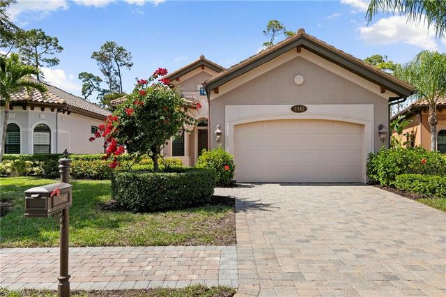 7347 Lantana CIR, Naples, FL 34119